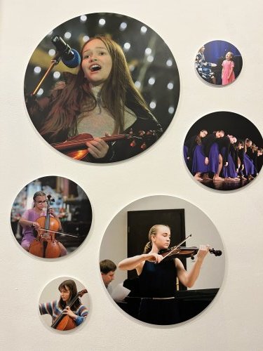 Máme novou vstupní halu plnou hudby!